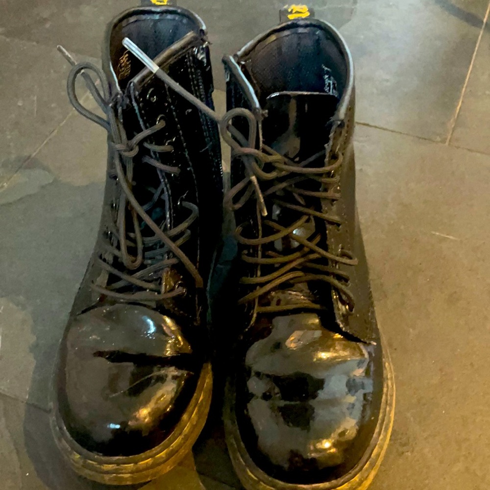 Girls doc marten pattern boots 2
